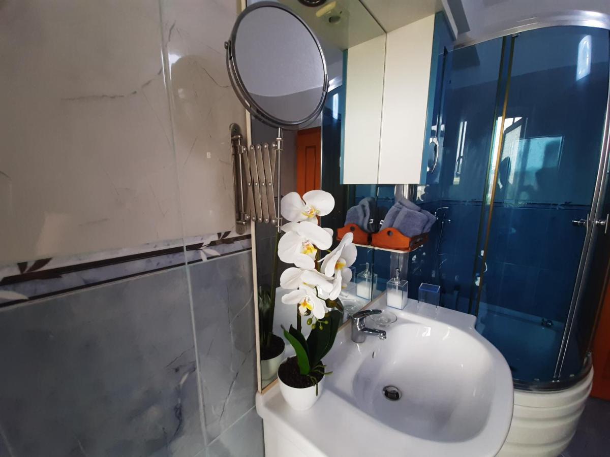 Cosy Central Apartment Shkoder Ngoại thất bức ảnh